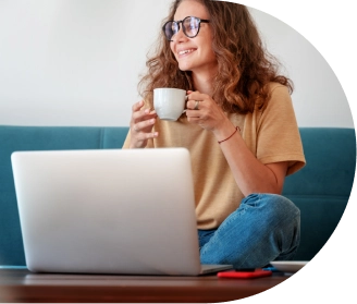 Quem tem enxaqueca pode tomar café, mas é importante se ater às quantidades recomendadas. No Brasil, é comum se tomar mais do que três xícaras ao dia, quando o ideal e saudável são apenas duas (em média). É tudo uma questão de consciência e equilíbrio.